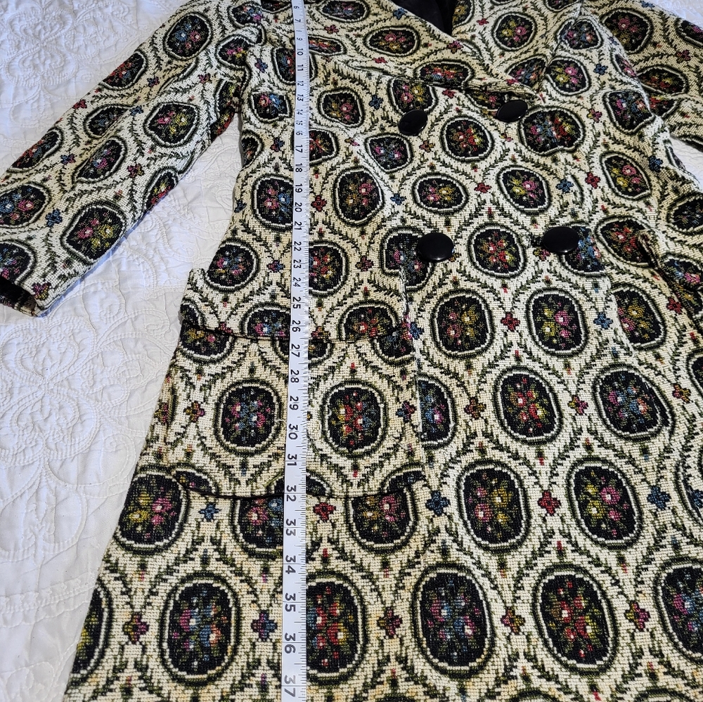 Vintage Paisley Patterned Coat with Black Buttons Size Large - Picture 5 of 12